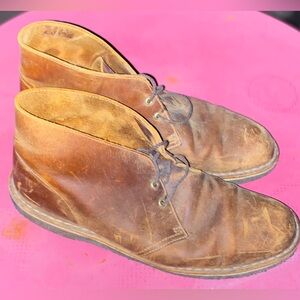 Clarks Men's Tan Leather Chukka Boots size 10.5 M